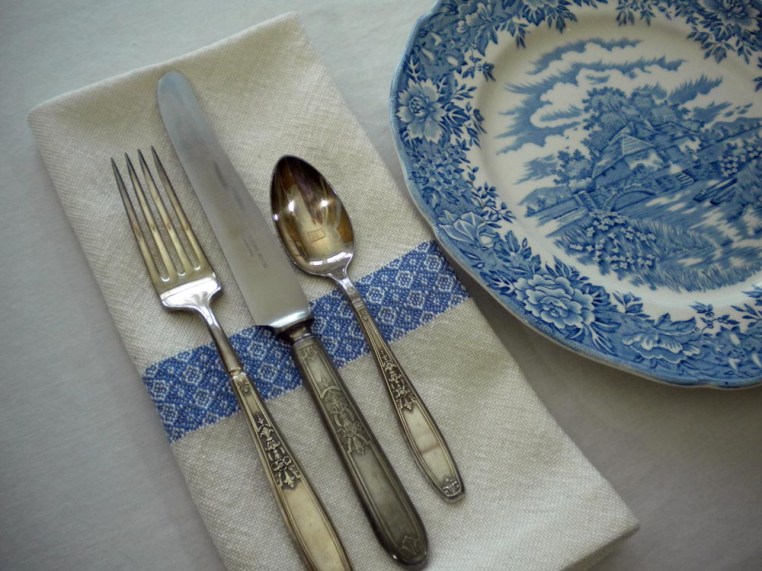 Classic Napkins in Cream and Blue