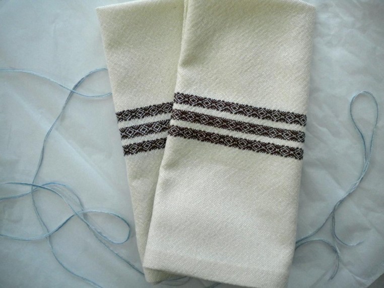 Classic Napkins in Cream and Brown