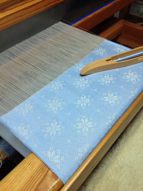 Snowflake Damask Runner