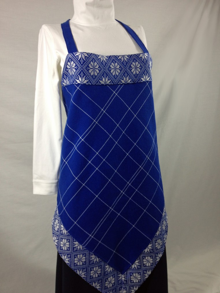 Royal Apron with White Opphämta Pattern