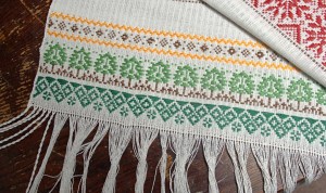 Twisting fringe on "Autumn"